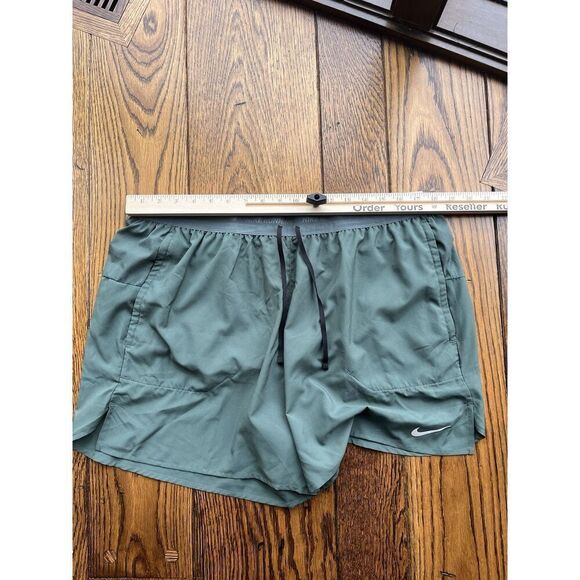 NWOT NIKE Stride RUNNING Shorts DRI-FIT 5” Men's XXL DM4755-338 MSRP $55 - Picture 3 of 6